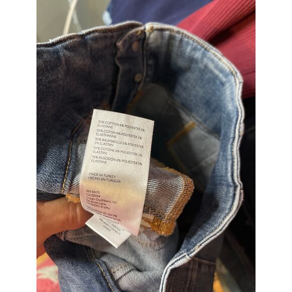 We The Free Jayde Flare in Sunburst Blue
FREE PEOPLE size 29 - Picture 9 of 10